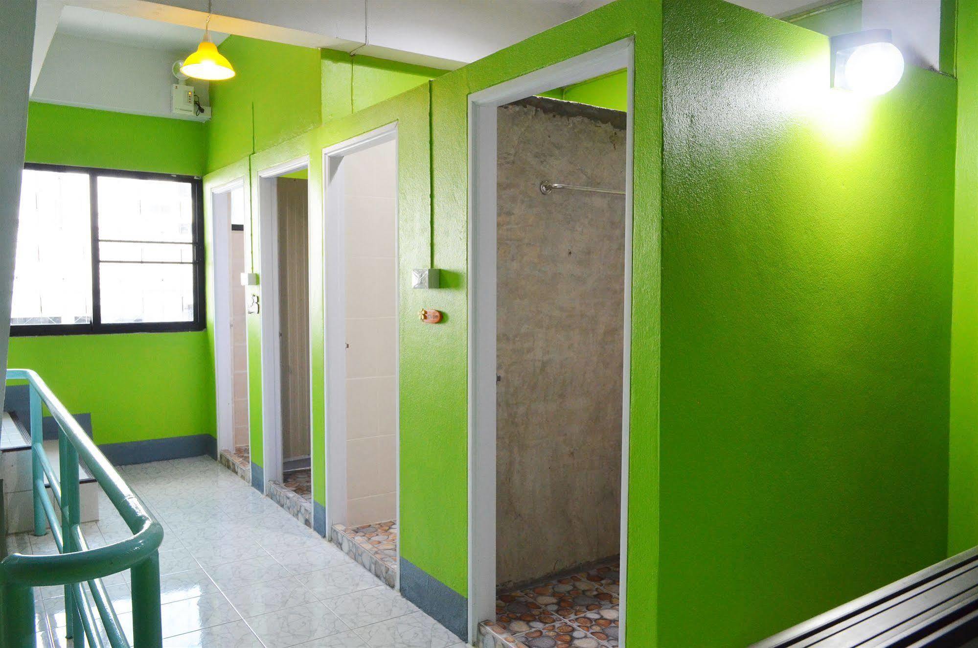 I-smile & U2 Hostel